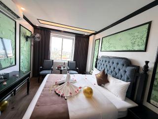 Crown Luxury Hotel - 4