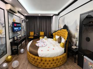 Crown Luxury Hotel - 1