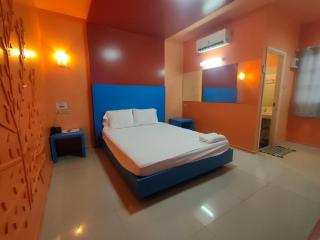 โรงแรมแฮปปี้ สามชุก Happy Motel samchuk - Sam Chuk - 3