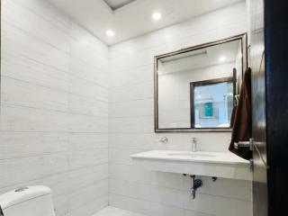 Elegant 1 Bedroom Apartment at Hadaya 2 AC and Free parking - 2