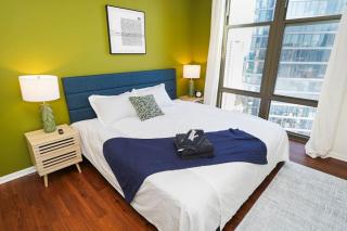 29th Floor 2BR Suite with Balcony and Gym - Chicago - 2