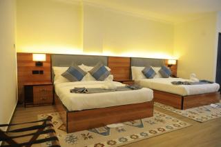 Point Central Hotel - 7