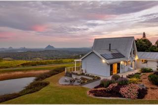 Maleny Chalet with Spectacular Glasshouse Mtn Views - 8