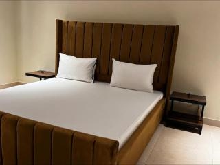 Hotel Pearl Lodge DHA - 6