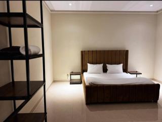 Hotel Pearl Lodge DHA - 4