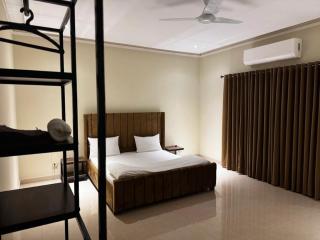 Hotel Pearl Lodge DHA - 3