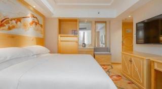 Vienna Hotel Guangxi Hezhou Guposhan Suifeng - 1