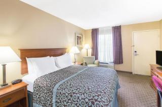 Days Inn by Wyndham Ripley - 6