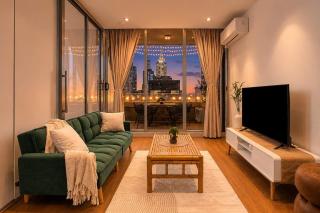2BR CBD Zen Retreat - Pool, Gym & Free Parking - 0