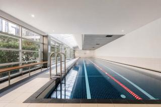 2BR CBD Zen Retreat - Pool, Gym & Free Parking - 7