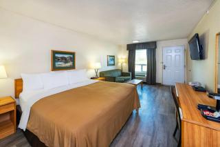 Rodeway Inn - 2