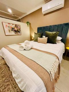 Peach Blossom Guesthouse - 7