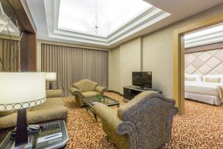 Wyndham Surabaya - 8