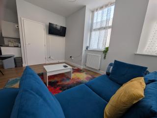 3 Bedroom at Folkestone Harbour Arm - Sleeps 6 - Long Stays Welcome - 9