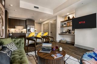 Velvet Lounge King Suite near Legacy West Pool - 4