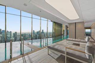 Beach to City Views Stylish 2Bed Sky Apartment 2bath 1 car park - 8