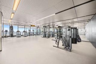 Beach to City Views Stylish 2Bed Sky Apartment 2bath 1 car park - 9