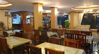 Ritzy House Hotel - 6