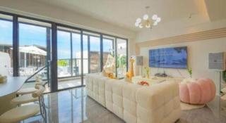Island Skylight Resort - 9