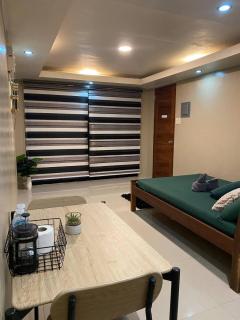 The Corner Terrace Room - 9