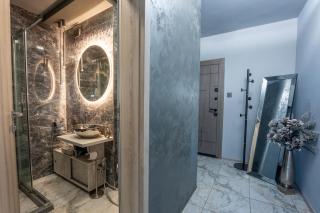 Rose's Luxury Central Apartment - 9