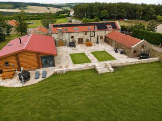 The Estate, Luxury Spacious Family Stay with 3 Hot Tubs, Scenic Views Sleeps 16 near Durham & Bishop Auckland - 7