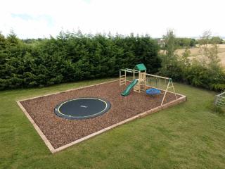 The Estate, Luxury Spacious Family Stay with 3 Hot Tubs, Scenic Views Sleeps 16 near Durham & Bishop Auckland - 5