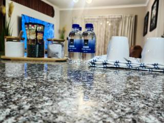 Luxury Boutique Apartment Near Wonderboom Airport & Mall - 4