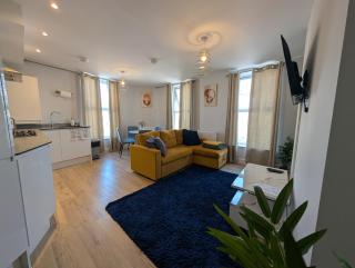 2 Bedroom Apartment Folkestone Harbour Arm - Sleeps 4 - Long stay Welcome - 4