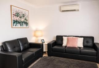 Top of the Range - Tourist Road 2 BDRM Apartment - 7