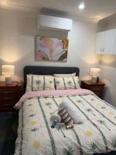 JT Homes Cosy Private 1-Bedroom Stay - 3