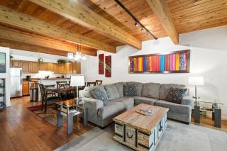 Riverside Dream! Quiet Spot w Deck, 5 Min Walk to Gondola & Main St, condo - 7