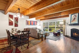 Riverside Dream! Quiet Spot w Deck, 5 Min Walk to Gondola & Main St, condo - 2