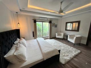 The Grove Gulberg Apartment With Free Swimming Pool - 7