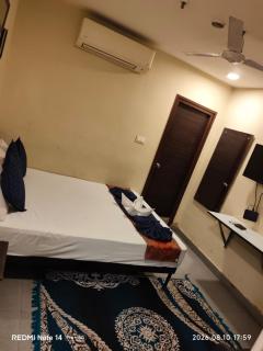 Hotel Crown Aura - 1