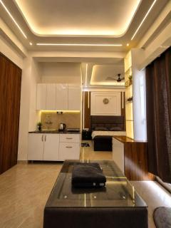 Casa Serene A Peaceful Couple's Stay & Office Nook - 9