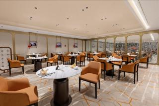 Golden Eagle Summit Hotel (Downtown) - 1