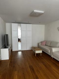 Schöne 2-Zimmer-Souterrainwohnung mit Terrasse - 5