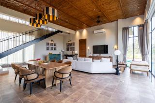 Staymaster Timber Ridge - Luxury 4BR Villa with Pool - 4