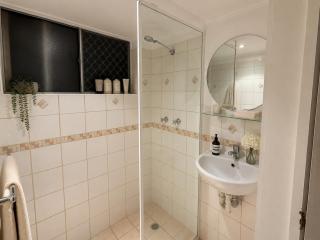 Privat Ground Floor 3BR in top location - 4