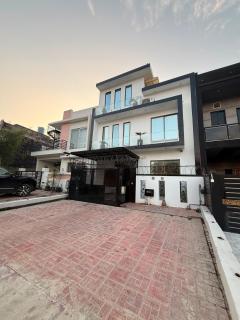 MargallaHillsRoom-Hills View-Walk to D12 Markaz - 9
