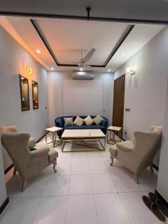MargallaHillsRoom-Hills View-Walk to D12 Markaz - 7
