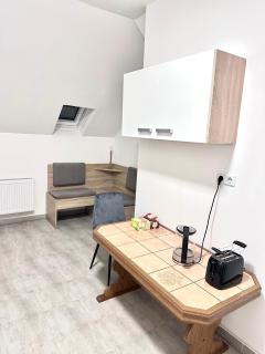 Speziell 2 Zimmer Wohnung mit Aussicht & Balkon - 2