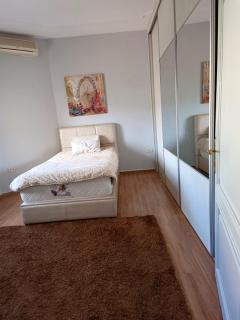 Luxury and Comfort in the Heart of West Amman - 8