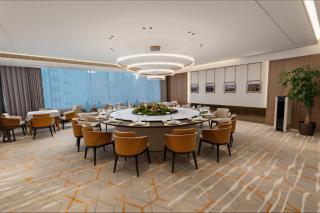 Golden Eagle Summit Hotel (Downtown) - 1
