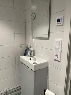 Overnight apartment with double bed, kitchenette, and shower - 6