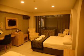 Green Side Leon Hotel - Side - 9