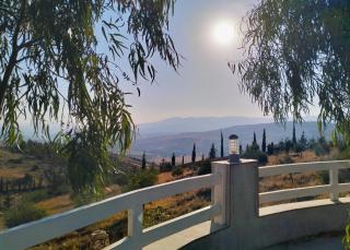East West Farm studio استوديو مزرعة شرق غرب - 9