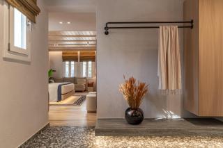 Naxian Nest Suites and Apartments - 3