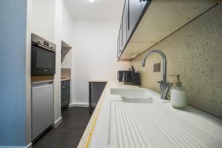 Apartment Sleeps 8 with Air Conditioning - 6